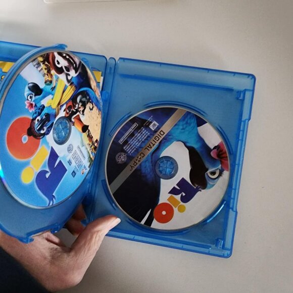 EUC 3 Disc Rio Collector's Set Blu-Ray + DVD + Digital Cop - Picture 2 of 8